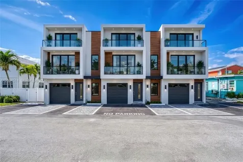 318 Walnut Street Hollywood FL 33019
