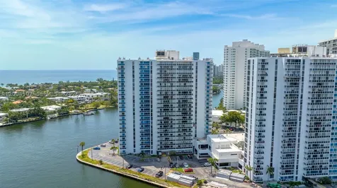 20505 E Country Club Drive Aventura FL 33180