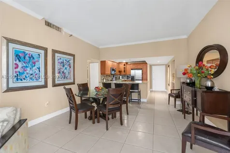 20505 E Country Club Drive Aventura FL 33180