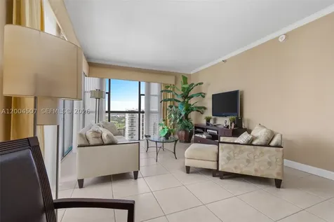 20505 E Country Club Drive Aventura FL 33180