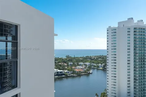 20505 E Country Club Drive Aventura FL 33180