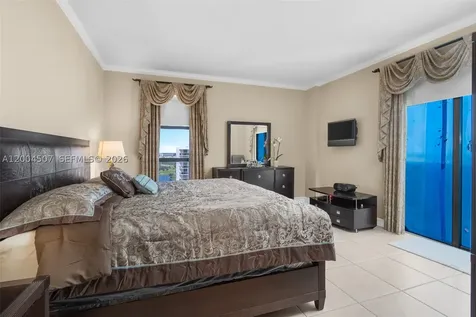 20505 E Country Club Drive Aventura FL 33180