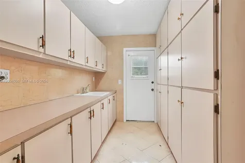 4201 Mckinley Street Hollywood FL 33021