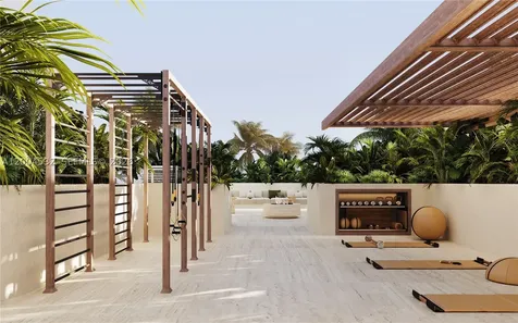 250 Collins Avenue Miami Beach FL 33139