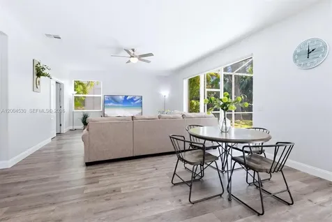 674 Clear Creek Drive Sarasota FL 34229