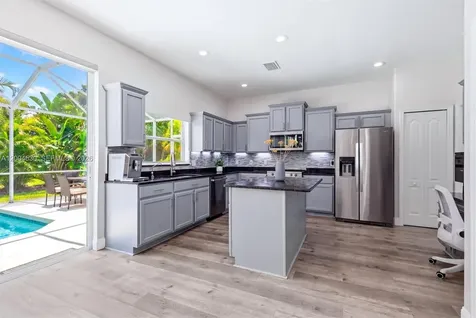 674 Clear Creek Drive Sarasota FL 34229