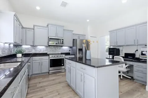 674 Clear Creek Drive Sarasota FL 34229