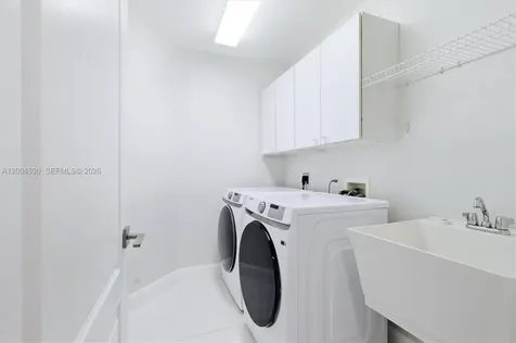 674 Clear Creek Drive Sarasota FL 34229