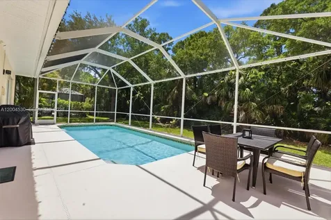 674 Clear Creek Drive Sarasota FL 34229