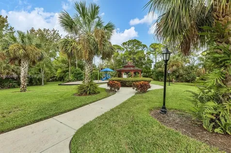674 Clear Creek Drive Sarasota FL 34229