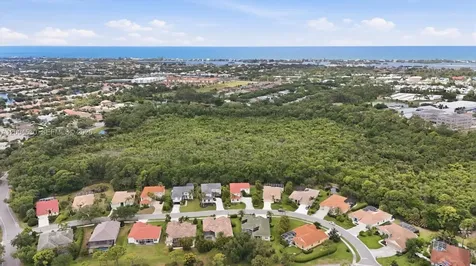 674 Clear Creek Drive Sarasota FL 34229