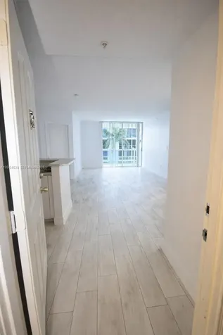 5085 NW 7th Street Miami FL 33126