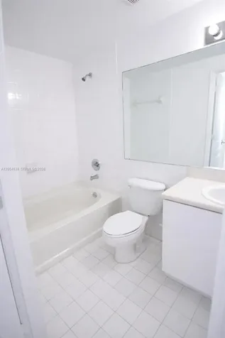 5085 NW 7th Street Miami FL 33126