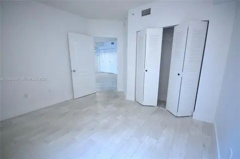 5085 NW 7th Street Miami FL 33126
