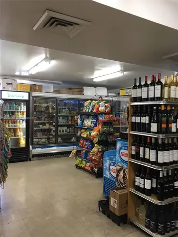 5085 NW 7th Street Miami FL 33126