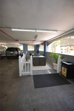 5085 NW 7th Street Miami FL 33126
