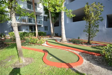 5085 NW 7th Street Miami FL 33126