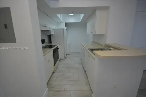5085 NW 7th Street Miami FL 33126