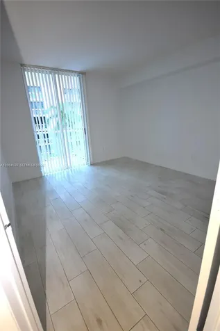 5085 NW 7th Street Miami FL 33126
