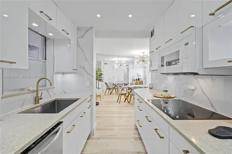 1881 Washington Avenue Miami Beach FL 33139