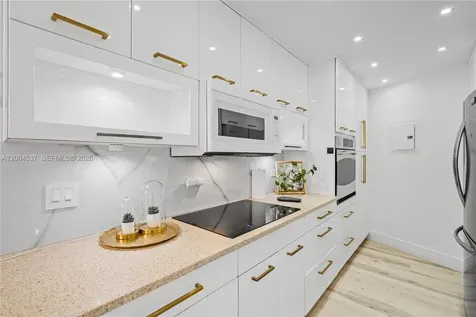 1881 Washington Avenue Miami Beach FL 33139