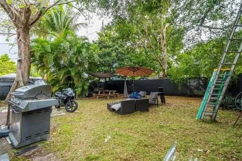 1741 NW 44th Street Miami FL 33142