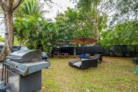 1741 NW 44th Street Miami FL 33142