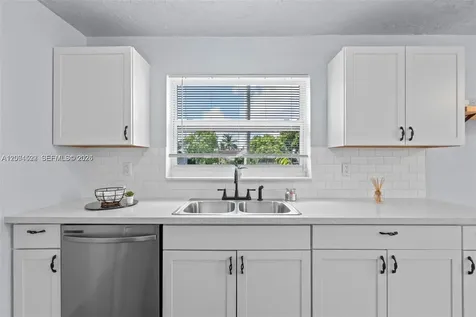 5621 SW 38th Court Davie FL 33314