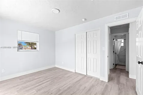 5621 SW 38th Court Davie FL 33314