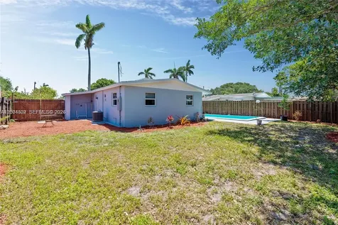 5621 SW 38th Court Davie FL 33314