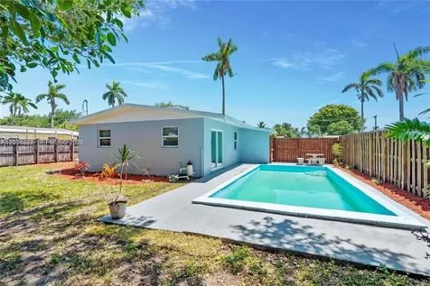 5621 SW 38th Court Davie FL 33314