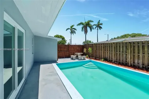 5621 SW 38th Court Davie FL 33314