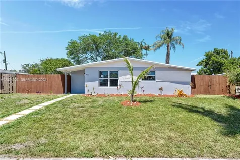 5621 SW 38th Court Davie FL 33314