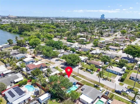5621 SW 38th Court Davie FL 33314