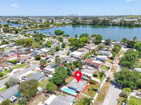 5621 SW 38th Court Davie FL 33314