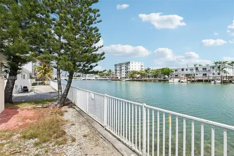 7975 Crespi Blvd, Unit 2 Miami Beach FL 33141