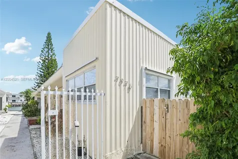 7975 Crespi Blvd, Unit 2 Miami Beach FL 33141