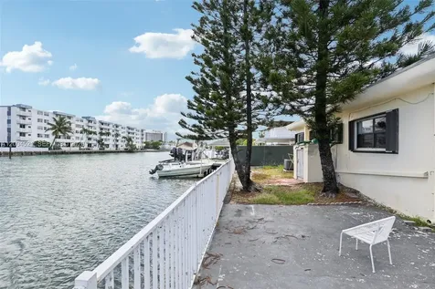 7975 Crespi Blvd, Unit 2 Miami Beach FL 33141