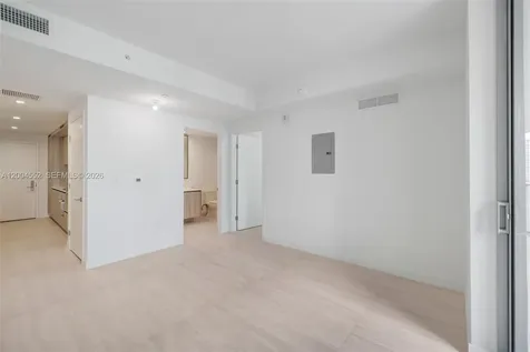 77 SE 5th Street Miami FL 33131