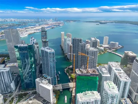 77 SE 5th Street Miami FL 33131