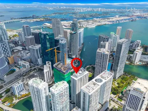 77 SE 5th Street Miami FL 33131