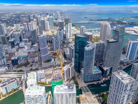 77 SE 5th Street Miami FL 33131