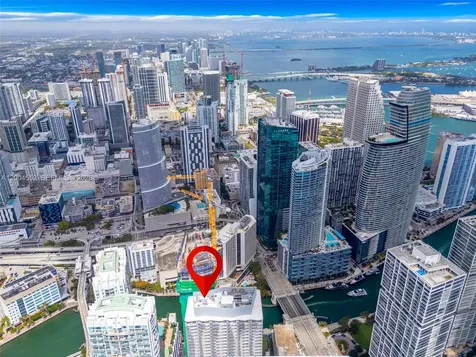 77 SE 5th Street Miami FL 33131