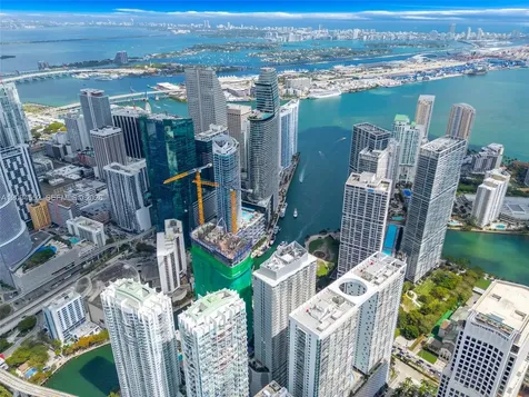 77 SE 5th Street Miami FL 33131