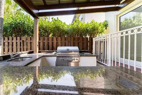 5869 NW 108th Place Doral FL 33178