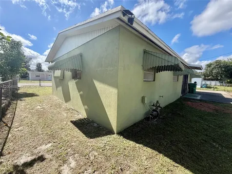 17221 NW 24th Place Miami Gardens FL 33056