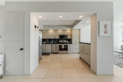 5055 Collins Avenue Miami Beach FL 33140