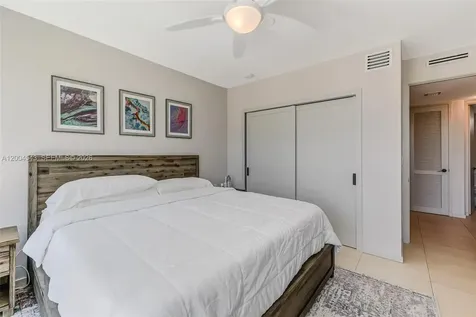 5055 Collins Avenue Miami Beach FL 33140