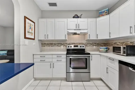 8 Ocean View Boulevard Key Largo FL 33037