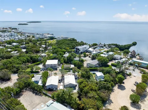 8 Ocean View Boulevard Key Largo FL 33037
